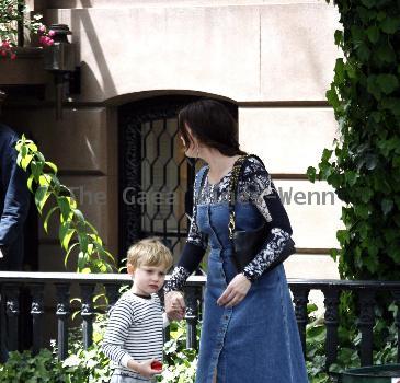 Liv Tyler 
leaves her Manhattan apartment along with her mother Bebe Buell and son Milo Langdon 
New York City, USA.