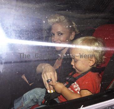 Gwen Stefani and Zuma Rossdale 
outside BOA Steak house
Los Angeles, California.