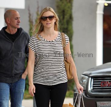 Amy Smart 
seen leaving the Diesel boutique in West Hollywood.
Los Angeles, California.