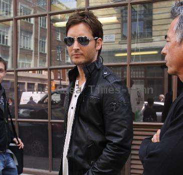 Peter Facinelli 
leaving the BBC Radio 1 studios
London, England.