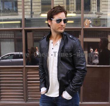 Peter Facinelli 
leaving the BBC Radio 1 studios
London, England.