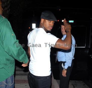 Ne-Yo departs club MIA at Biscayne Miami.