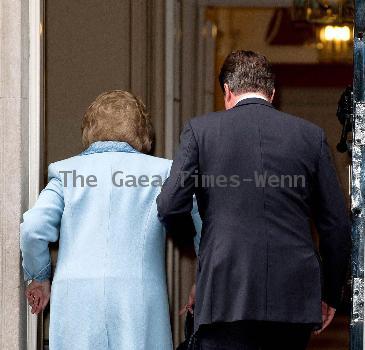 Margaret Thatcher, David Cameron Former British Conservative Prime Minster  Baroness Thatcher being greeted, on the door step of 10 Downing Street in London, by the current UK Prime Minister David Cameron. London.