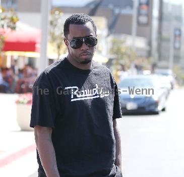 Sean Combs, aka Diddy, leaving after having lunch at Le Clafoutis restaurant on Sunset Strip in West Holllywood
Los Angeles, California.