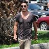 Dominic Cooper running errands in Hollywood
Los Angeles, California.