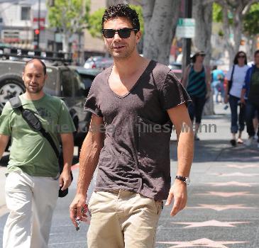 Dominic Cooper running errands in Hollywood
Los Angeles, California.