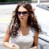 Jessica Alba
arrives at a restaurant in Santa Monica after shopping on Robertson Boulevard
Los Angeles, California.