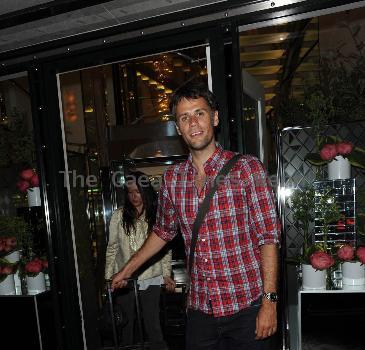 Richard Bacon and his wife Rebecca McFarlane 
arriving at the Ivy Club 
London, England.