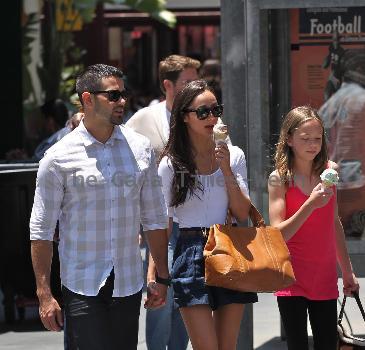 Jesse Metcalfe and Cara Santana Jesse Metcalfe shopping at The Grove while his girlfriend eats an ice cream cone Los Angeles.