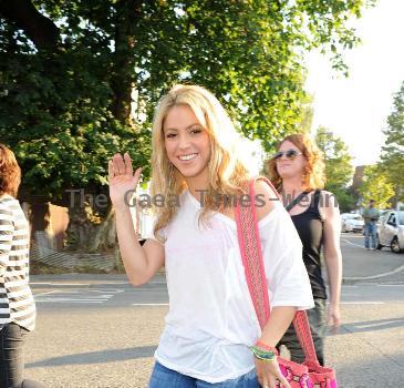 Shakira Celebrities at the Wimbledon Tennis Championships 2010  London.