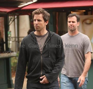 Seth Meyers going to the movies with friends at the Grove in Hollywood
Los Angeles, California.