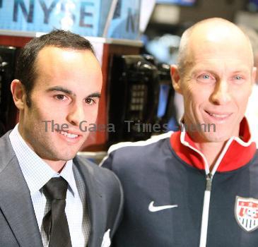 U.S. World Cup Star Landon Donovan and U.S. Men's Natonal Team Coach Bob Bradley
ring the closing bell at the New York Stock Exchange 
New York City, USA.