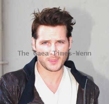 Peter Facinelli
 outside ABC studios after appearing on 'Jimmy Kimmel Live!'
Los Angeles, California.