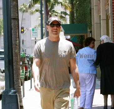 Bruce Willis
 runs errands in Beverly Hills
Los Angeles, California.