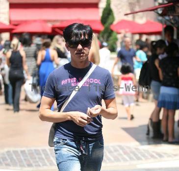 Bobby Trendy shopping at the Grove in Hollywood
Los Angeles, California.