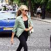 Tina Hobley Does a spot of shopping after having lunch with friends at Lemonia restaurantin Primrose Hill.London.