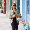 Tina Hobley Does a spot of shopping after having lunch with friends at Lemonia restaurantin Primrose Hill.London.