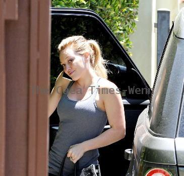 Hilary  Duff 
arriving at her personal trainer's house in West Hollywood with her fiance
Los Angeles, California.