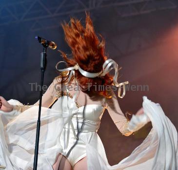 Florence and the Machine perform