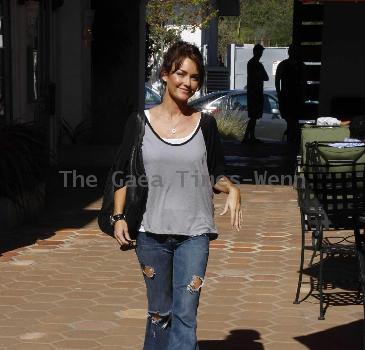 Kelly Carlson
 out and about in Cross Creek Malibu
Los Angeles, California.