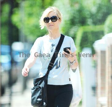 Fiona Phillips goes for a walk near her home after presenting GMTV this morning. London.