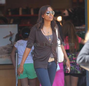 Aisha Tyler
is seen shopping at the Gap store at The Grove.
Los Angeles, California.