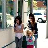 Rachel Bilson
on babysitting duty as she takes some children to Johnny Rocket's diner.
Los Angeles, California.