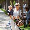 Gwen Stefani and Zuma
seen out walking with her children after visiting her parents.
Los Angeles, California.