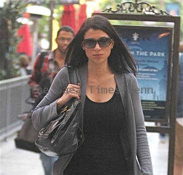 Rhona Mitra goes shopping at the Grove
Los Angeles, California.