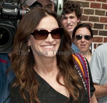 Julia Roberts outside The Ed Sullivan Theater for 'The Late Show' with David Letterman ShowNew York City.