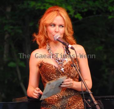 Kylie Minogue and Rufus Wainwright Kylie Minogue and Rufus Wainwright