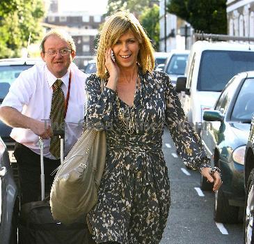 Kate Garraway spotted shopping at her local groceries store. London.