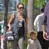 Honor Marie Warren and Jessica Alba
Jessica Alba leaving a medical centre to go out to lunch with her daughter at Nate 'n Al of Beverly Hills Delicatessen
Los Angeles, California.
