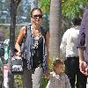 Honor Marie Warren and Jessica Alba
Jessica Alba leaving a medical centre to go out to lunch with her daughter at Nate 'n Al of Beverly Hills Delicatessen
Los Angeles, California.