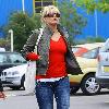 Kerry Katona
 heads back to her car after shopping at Outfit
London, England.