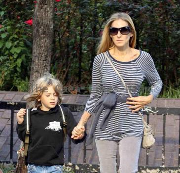 Sarah Jessica Parker
 walks with her son James Wilkie Broderick to school.
New York City, USA.