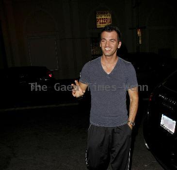 Tony Dovolani