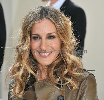 Sarah Jessica Parker London Fashion Week Spring/Summer 2011 - Burberry held at the Chelsea College of Art and Design - Arrivals London.