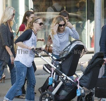 Sarah Jessica Parker takes her daughters Marion and Tabitha to a playground
New York City, USA.