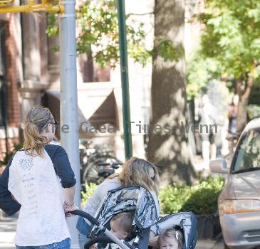 Sarah Jessica Parker takes her daughters Marion and Tabitha to a playground
New York City, USA.