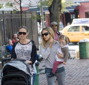 Sarah Jessica Parker takes her daughters Marion and Tabitha to a playground
New York City, USA.