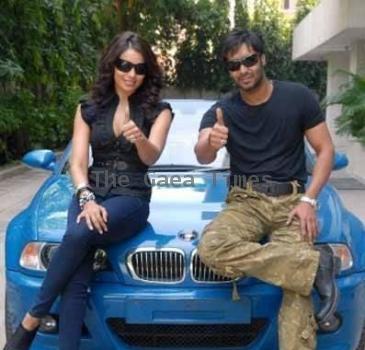 Ajay And Bipasha Reaches Diu To Shoot For Akrosh