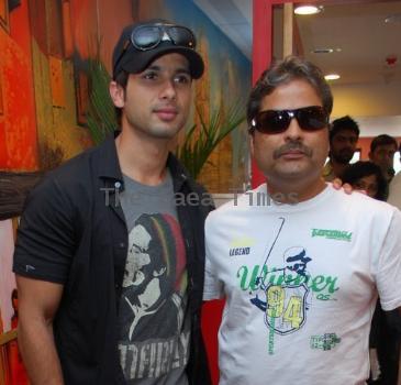 Alls Okay Between Shahid And Vishal