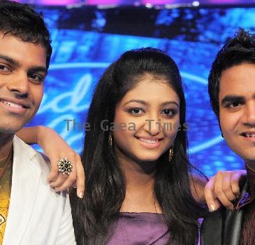 Usha Uthup With Finalist Of Indian Idol 5 Tonight