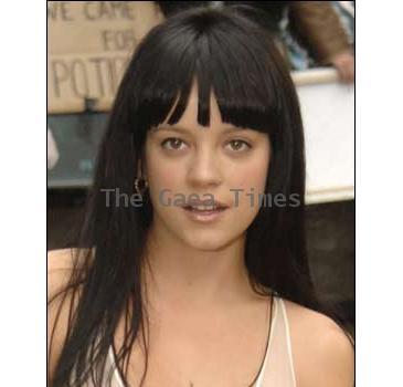 Pregnant Lily Allen Injures Her Wrist After A Fall At Restaurant