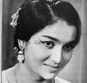 Actress Asha Parekh Booked On Charges Of Forgery Actress Asha Parekh Booked On Charges Of Forgery