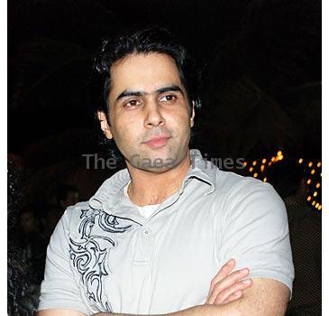 Aman Verma Turns Rapist In Shorr