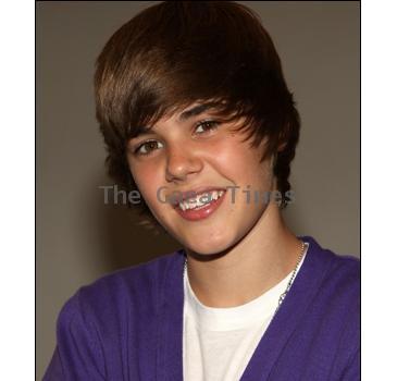 Justin Bieber Has a Narrow Escape after Nailing Trooper with Water Balloon