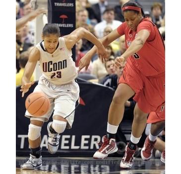 Maya Moore basketball