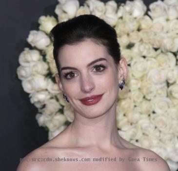 <b>Anne Hathaway</b>